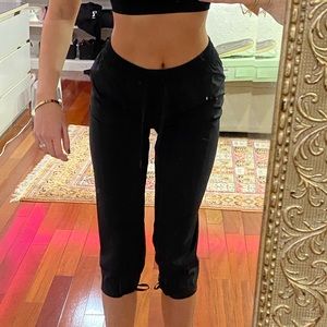lululemon black relaxed fit capri pants